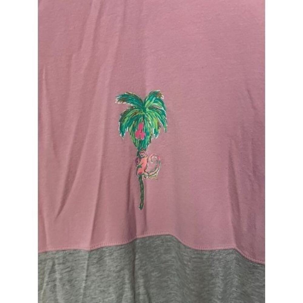 Lilly Pulitzer Finn Pink & Gray Logo Spell Out Long Sleeve Graphic Tee - Size XL - Picture 2 of 4